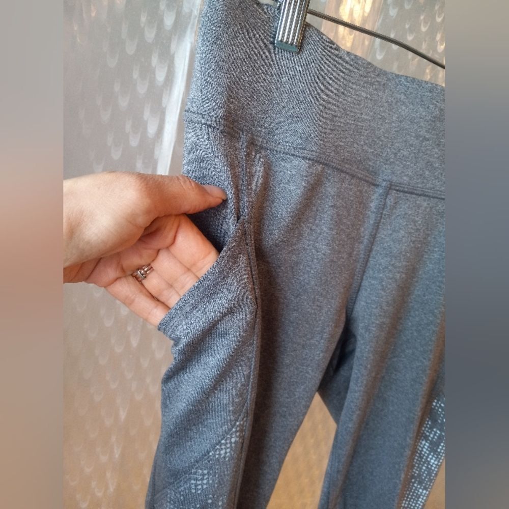 Cascade Sport Performance Capris Size S - Picture 2 of 9